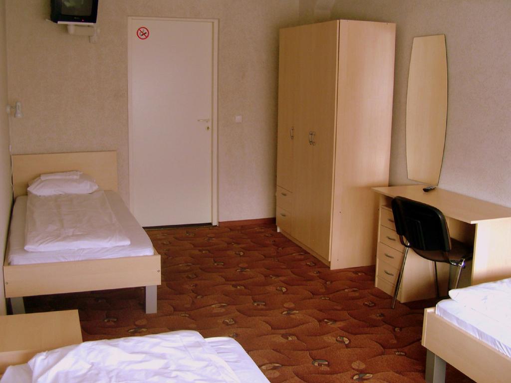 Eurohotel Maardu Szoba fotó