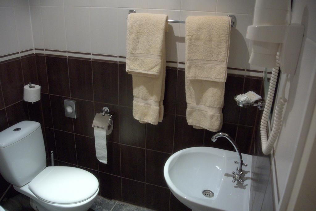 Eurohotel Maardu Szoba fotó